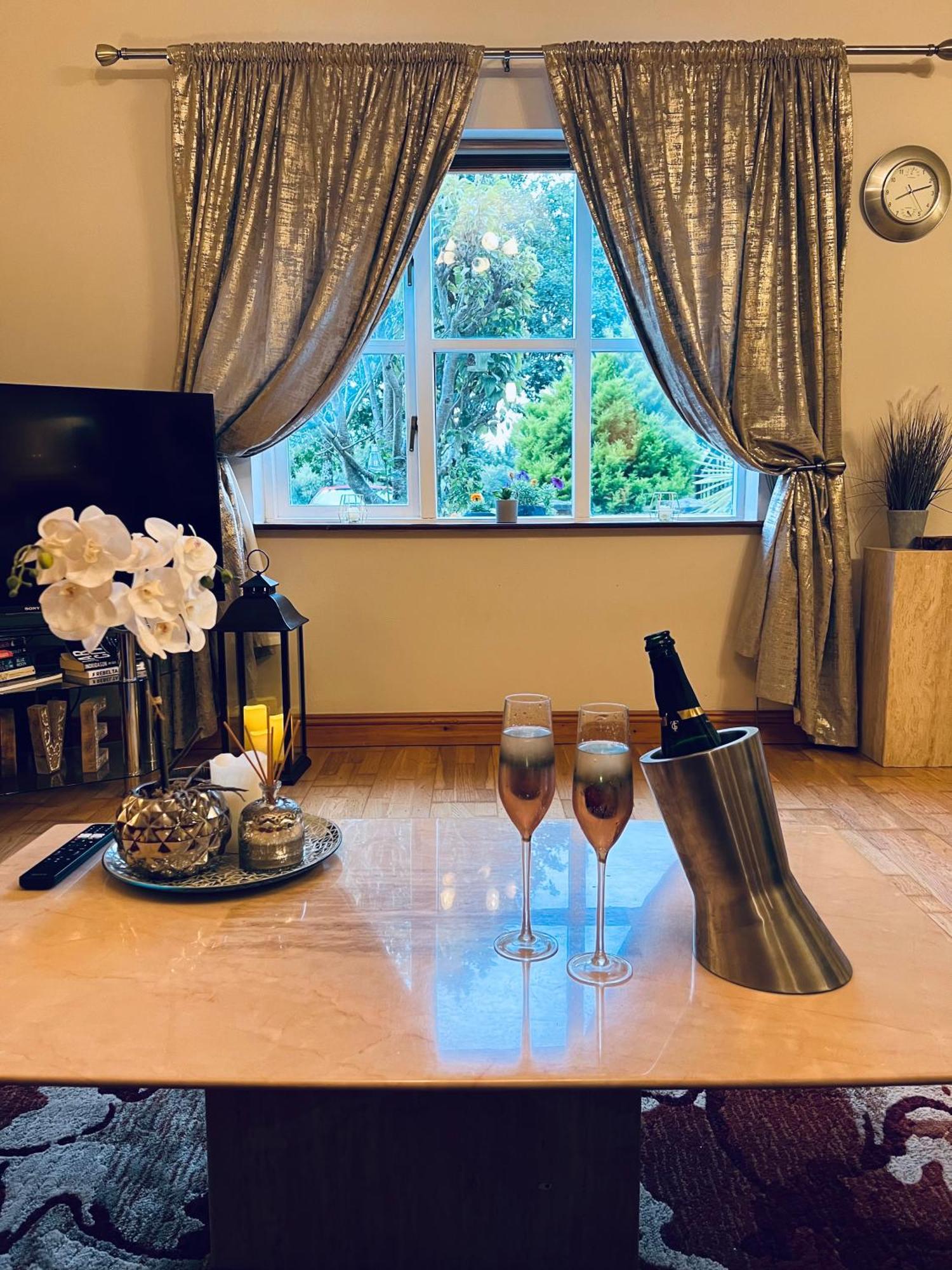 Fernway Residence Entire Property 科克 外观 照片